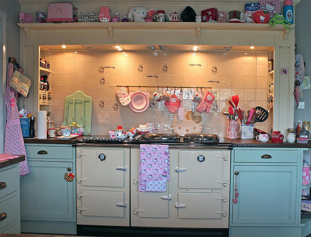 Mehr über den Artikel erfahren Hello Kitty meets range cooker in the kitchen