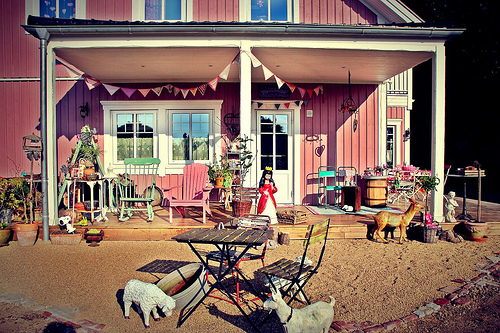 Mehr über den Artikel erfahren Porch in the evening Sun
