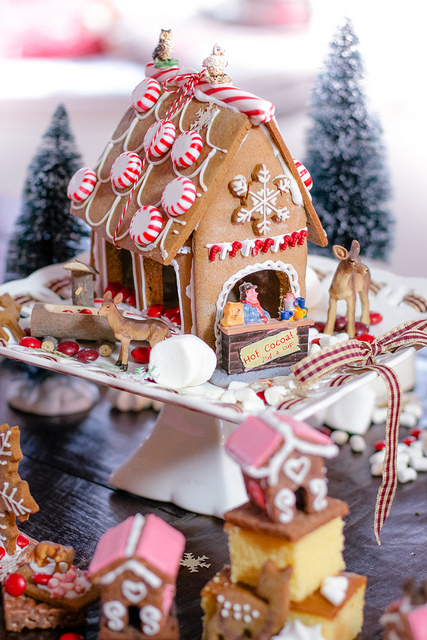 Mehr über den Artikel erfahren Gingerbread House Party