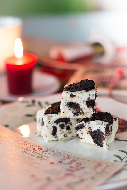 Mehr über den Artikel erfahren White Chocolate Cookies ’n‘ Cream Fudge