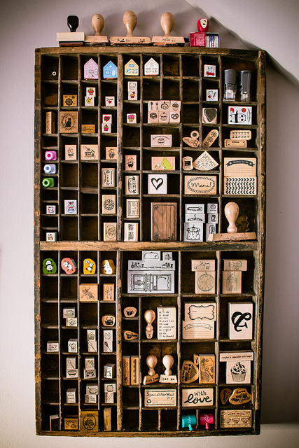 Mehr über den Artikel erfahren Vintage Type Case Stamp Collection