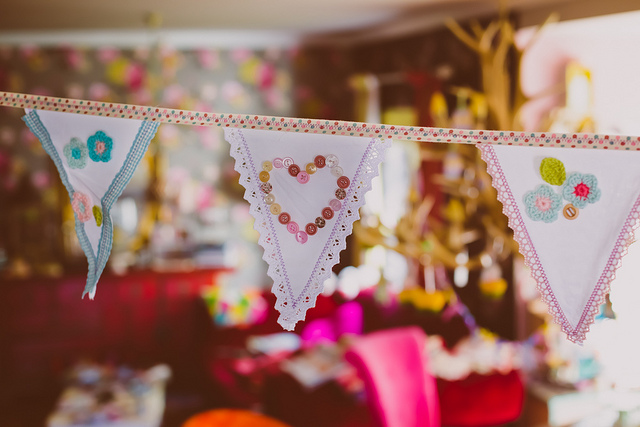 Mehr über den Artikel erfahren Cute Summer Indoor Bunting