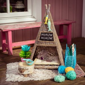 Mehr über den Artikel erfahren Katzen TeePee