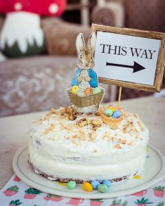 Mehr über den Artikel erfahren Hummingbird Cake