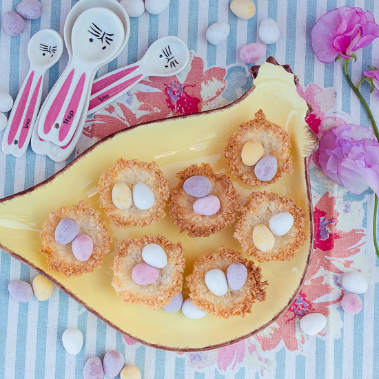 Ich habe für die Osternester einfach das Rezept der Kokosmakronen aus School of Baking verwendet