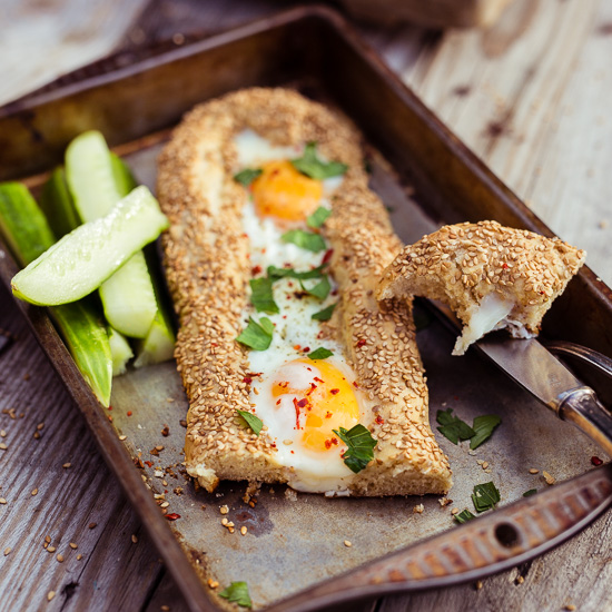In den Jerusalem Bagels habe ich nach dem Backen noch ein Ei gebraten