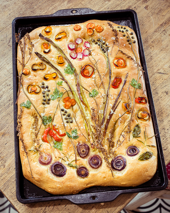 So sieht meine Foccacia Blumenwiese fertig gebacken aus