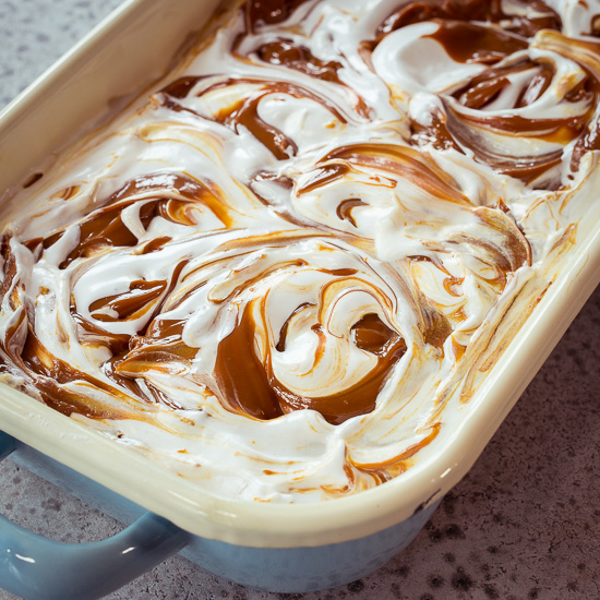 Das Grundrezept für die Marshmallows findest Du in School of Baking