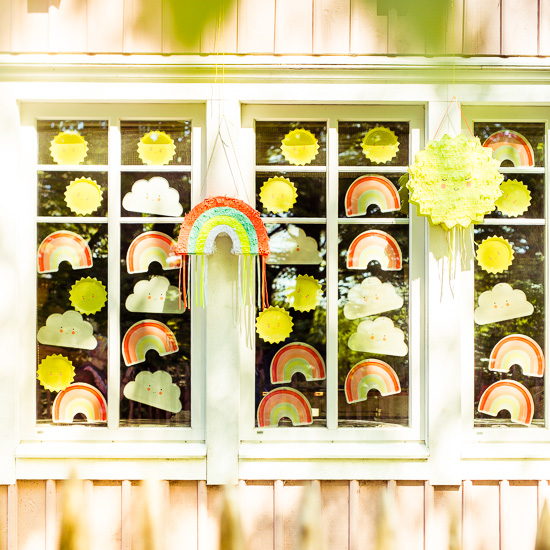 Mehr über den Artikel erfahren Fenster Dekoration am Rosa Haus