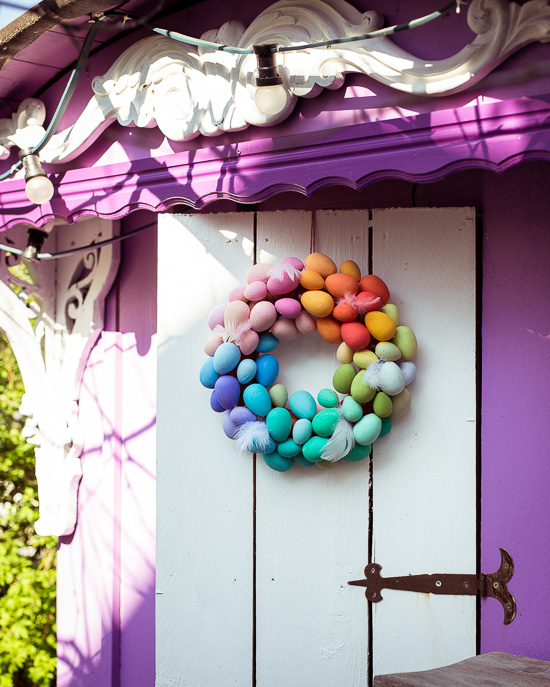 Mehr über den Artikel erfahren Osterkranz am Zirkuswagen