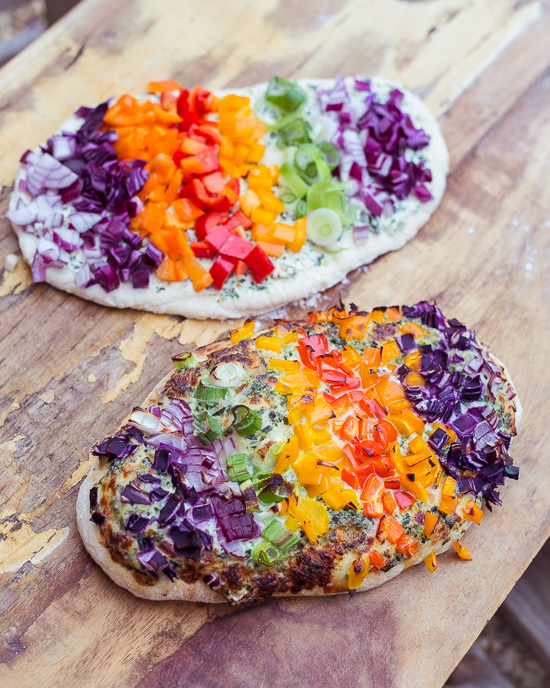Die Pizza habe ich wie ein Regenbogen belegt