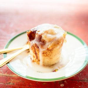 Mehr über den Artikel erfahren Super schnelle Zimtschnecke aus der Mikrowelle