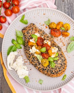 Mehr über den Artikel erfahren Jerusalembagels mit Tomaten