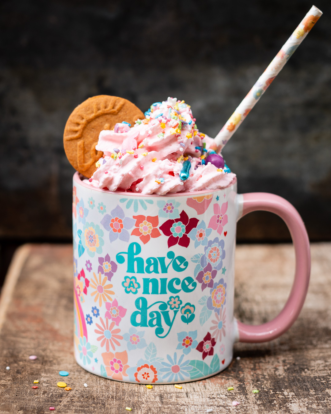 Mehr über den Artikel erfahren Eiskaffee in 70er Blumentasse