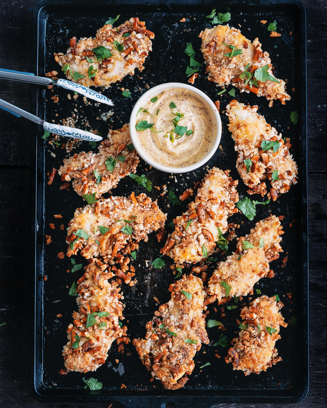 Mehr über den Artikel erfahren Panierte Hähnchenbrust mit Pankomehl und Salzbrezeln