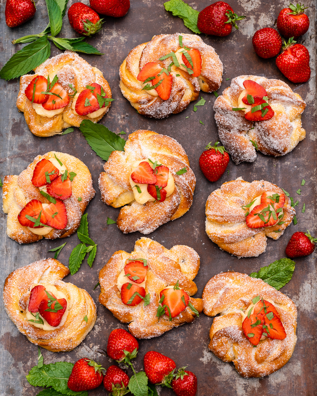 Mehr über den Artikel erfahren Vanille Knoten mit Erdbeeren