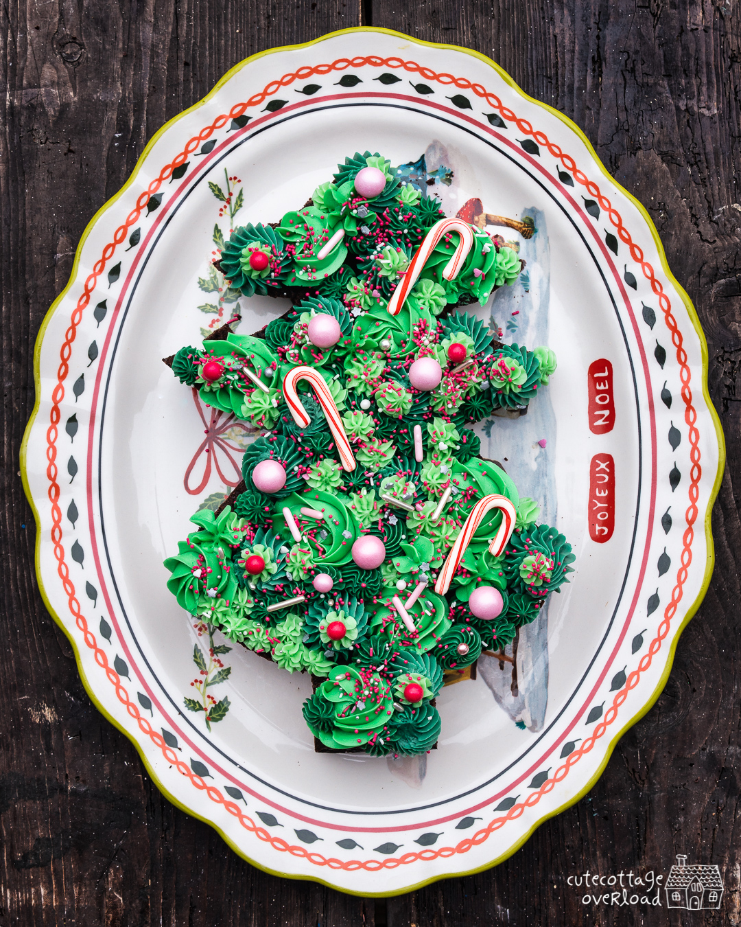 Mehr über den Artikel erfahren Weihnachts Schokokuchen mit Buttercreme