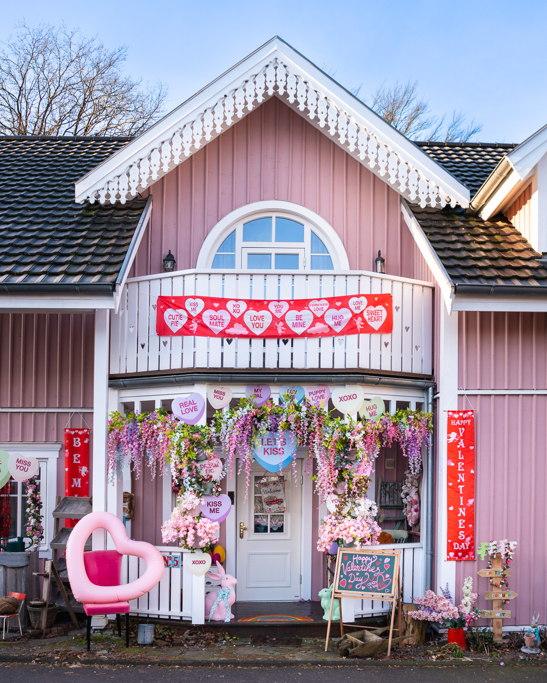 Mehr über den Artikel erfahren Rosa Haus Valentinstag