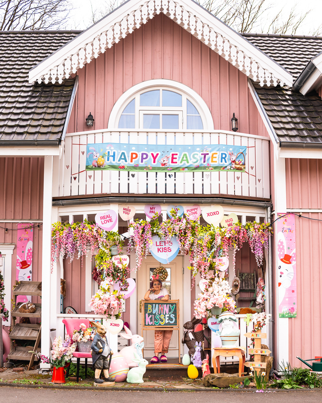 Mehr über den Artikel erfahren Rosa Haus Solingen Ostern