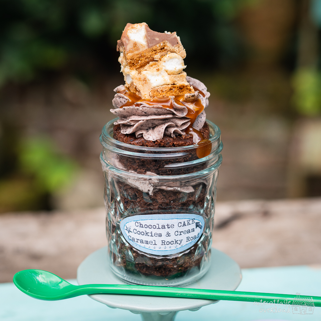 Mehr über den Artikel erfahren Chocolate Cake Cookies Cream Rocky Road