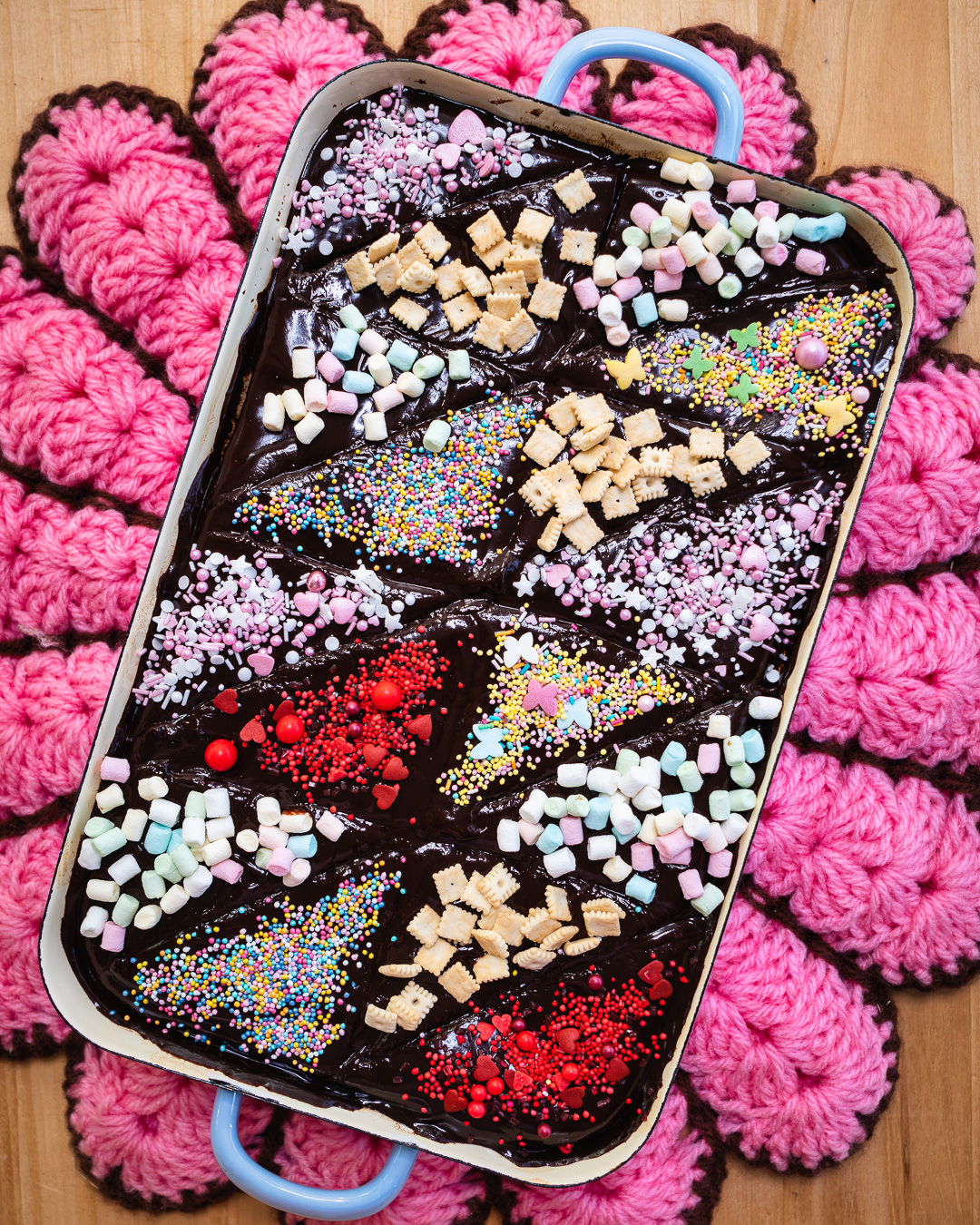 Mehr über den Artikel erfahren Schokokuchen mit Streuseln