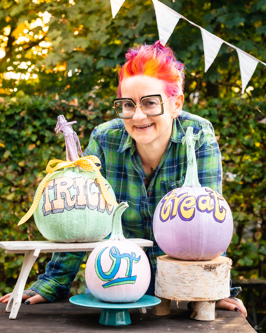 Mehr über den Artikel erfahren Halloween Grüße mit Kürbis