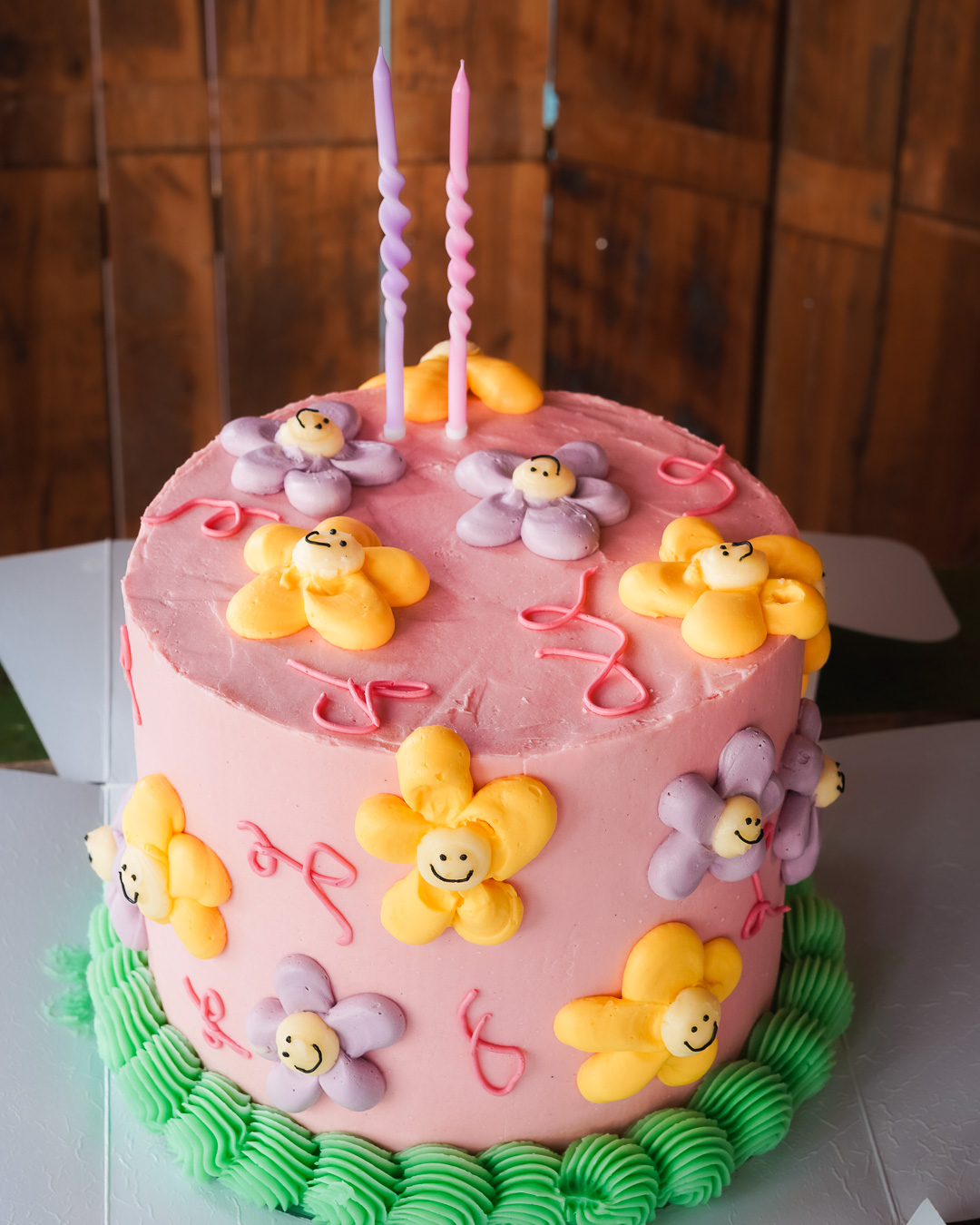 Mehr über den Artikel erfahren Smiley Buttercreme Torte