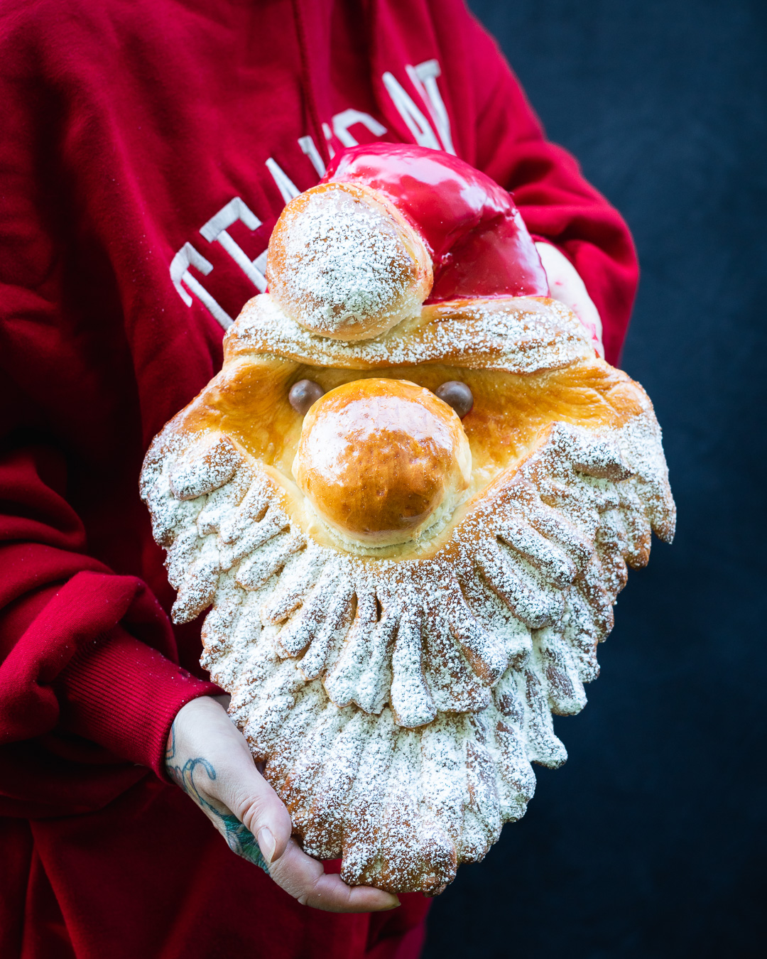 Mehr über den Artikel erfahren Weihnachtsmann aus Challahteig