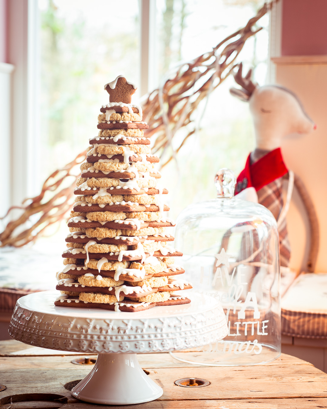 Mehr über den Artikel erfahren Keksbaum aus Weihnachten im Rosa Haus