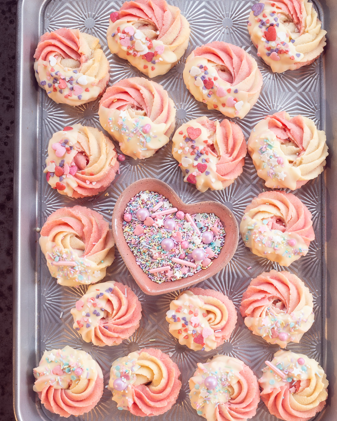 Mehr über den Artikel erfahren Rosa Flammende Herzen