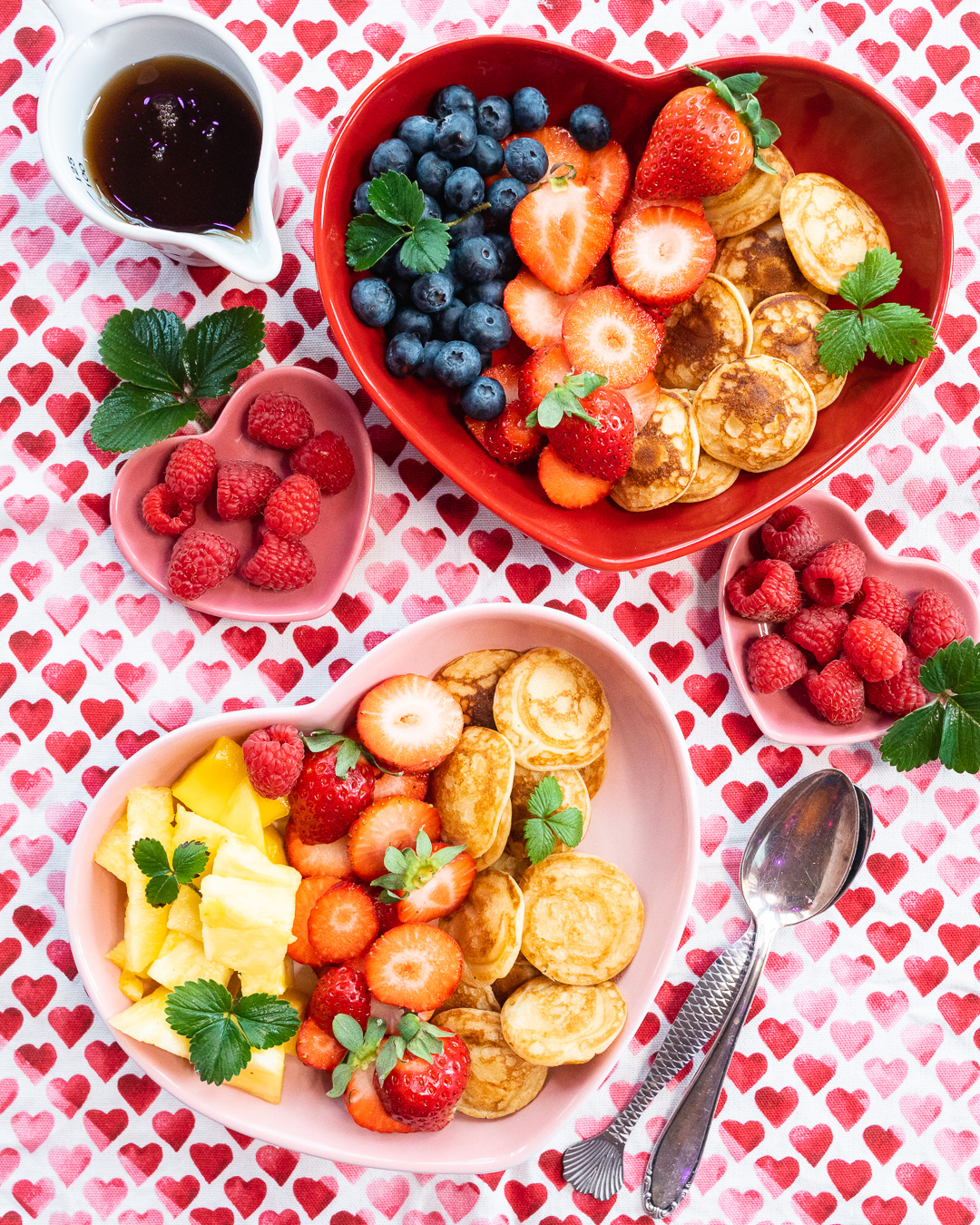 Mehr über den Artikel erfahren Obstsalat mit Pancakes