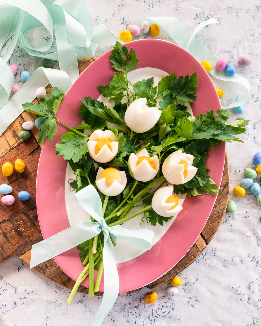 Mehr über den Artikel erfahren Eier Tulpen Blumenstrauß
