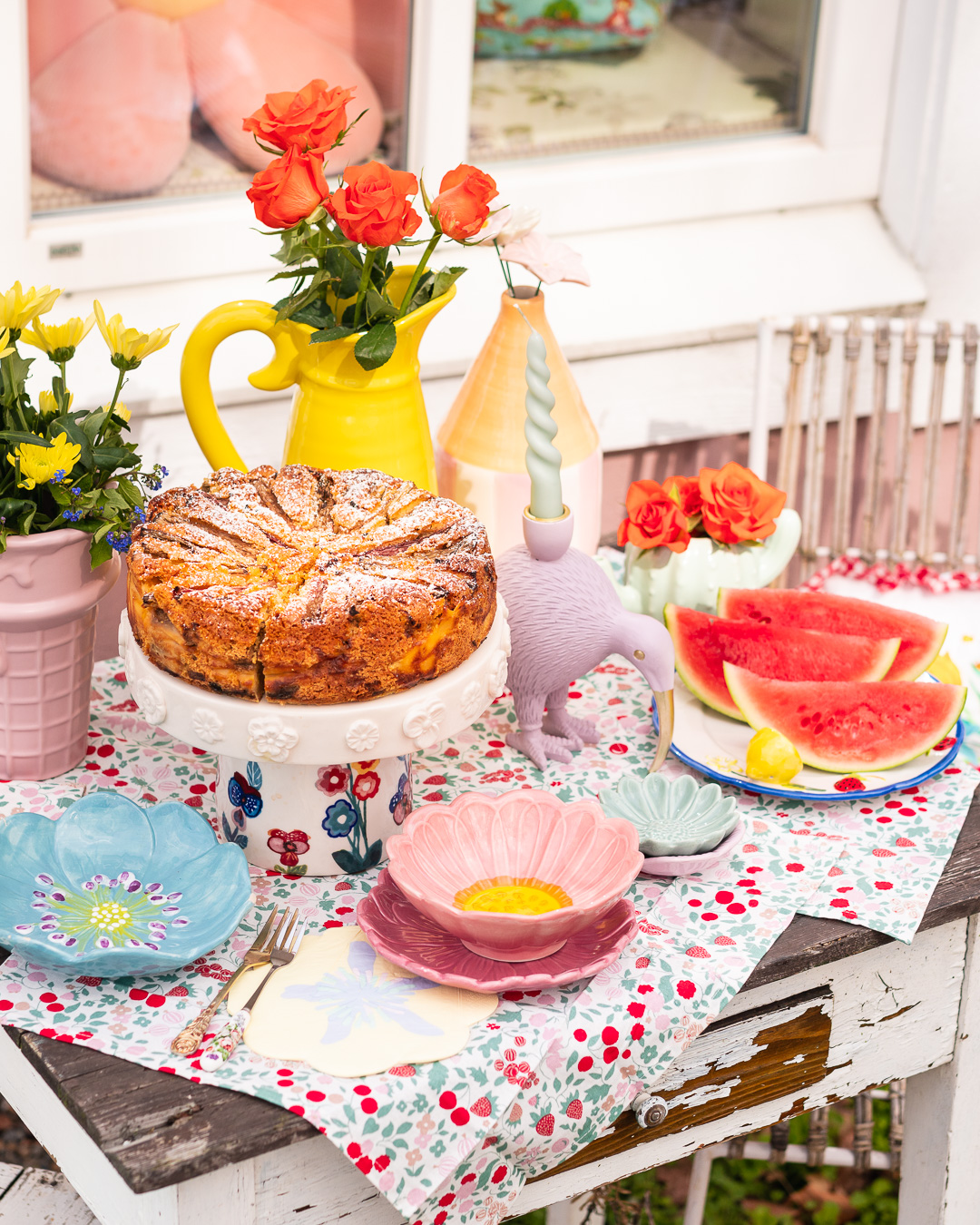 Mehr über den Artikel erfahren Rhabarberkuchen im Freien