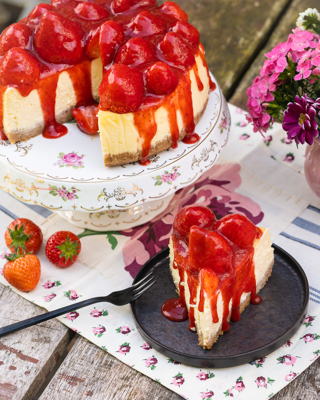 Mehr über den Artikel erfahren NY Cheesecake mit Erdbeeren