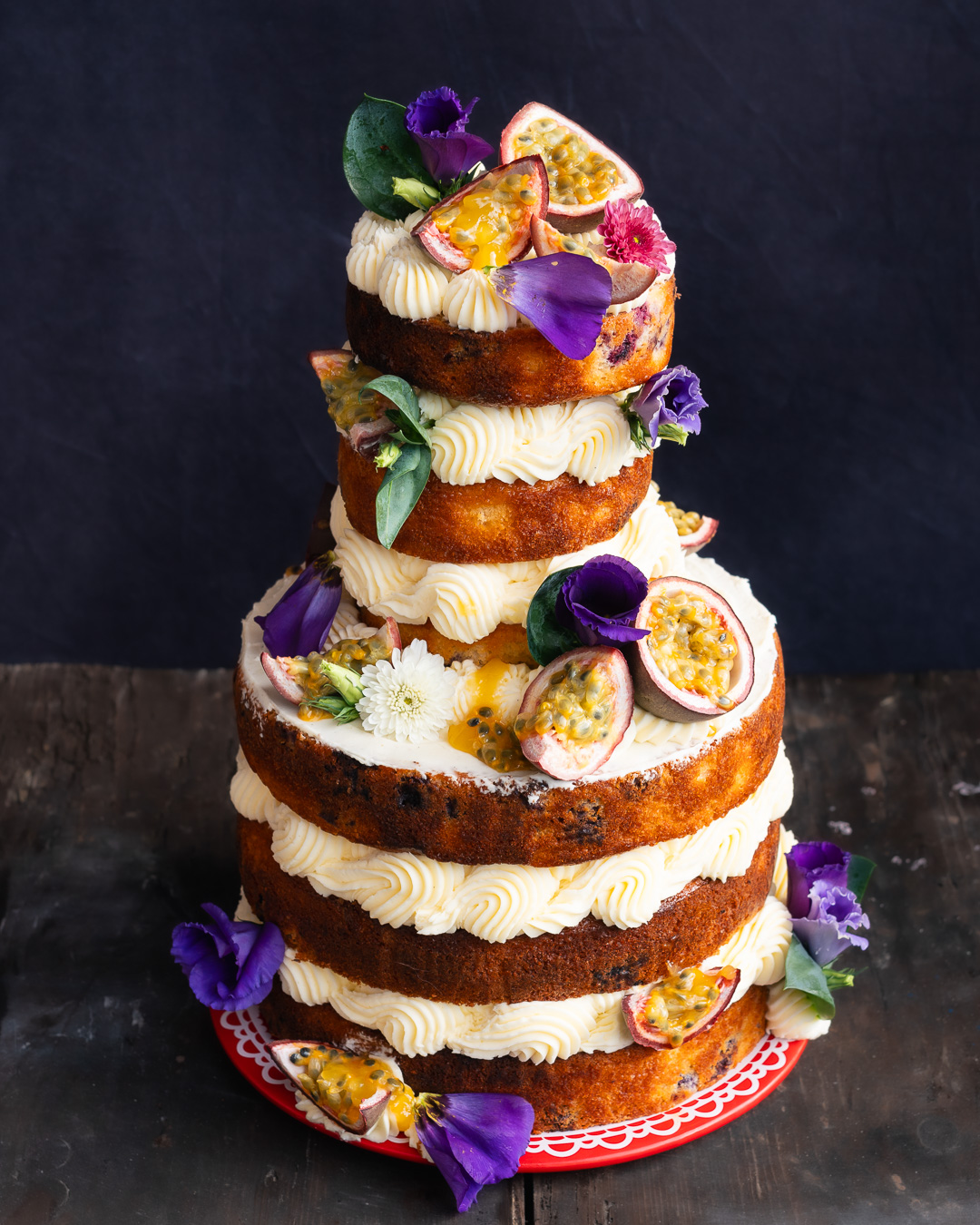 Mehr über den Artikel erfahren Buttercreme Torten Turm zur Hochzeit