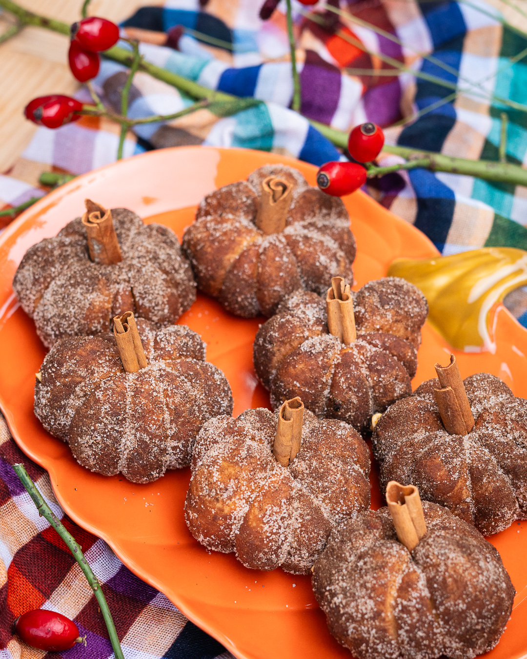 Mehr über den Artikel erfahren Gefüllte Pumpkin Spice Donuts