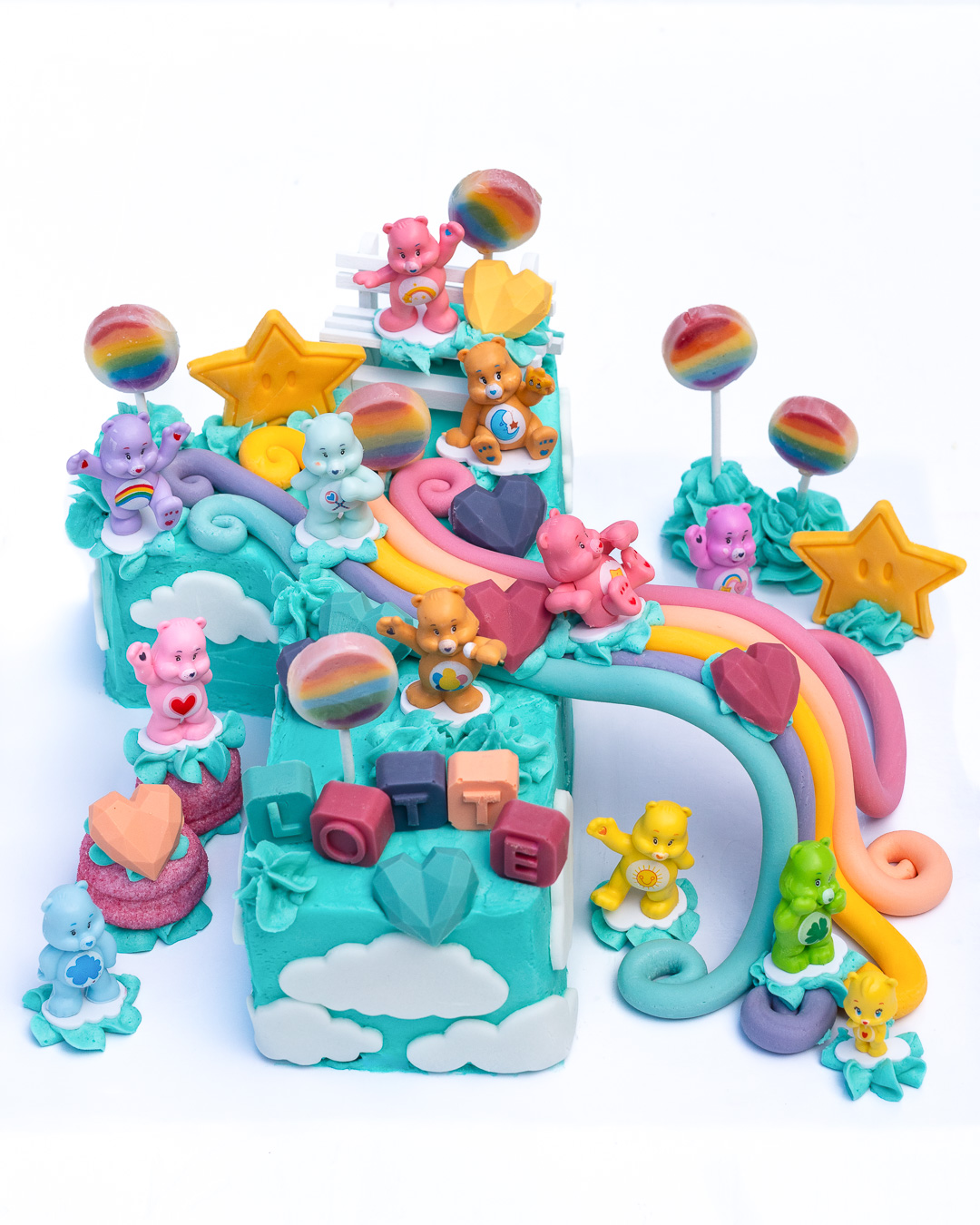 Mehr über den Artikel erfahren Regenbogen Glücksbärchi Torte