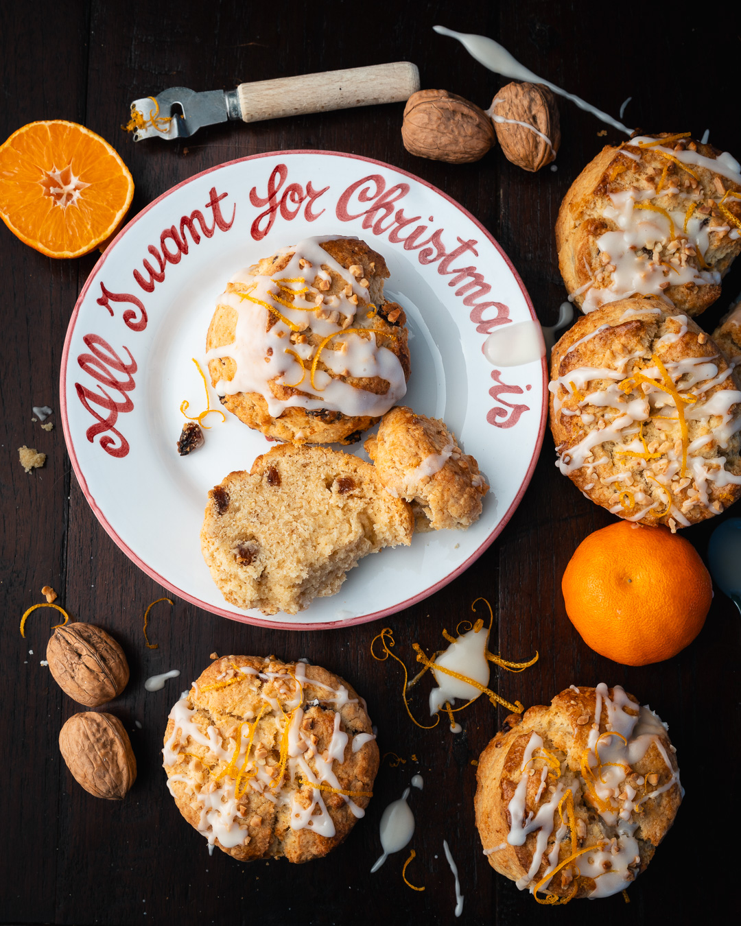 Mehr über den Artikel erfahren Winterliche Stollen Scones