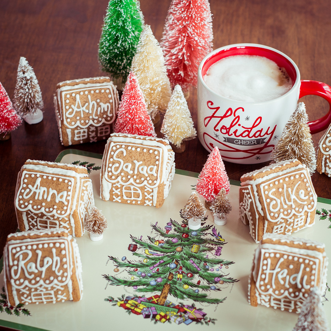 Mehr über den Artikel erfahren Weihnachtliche Namensschilder