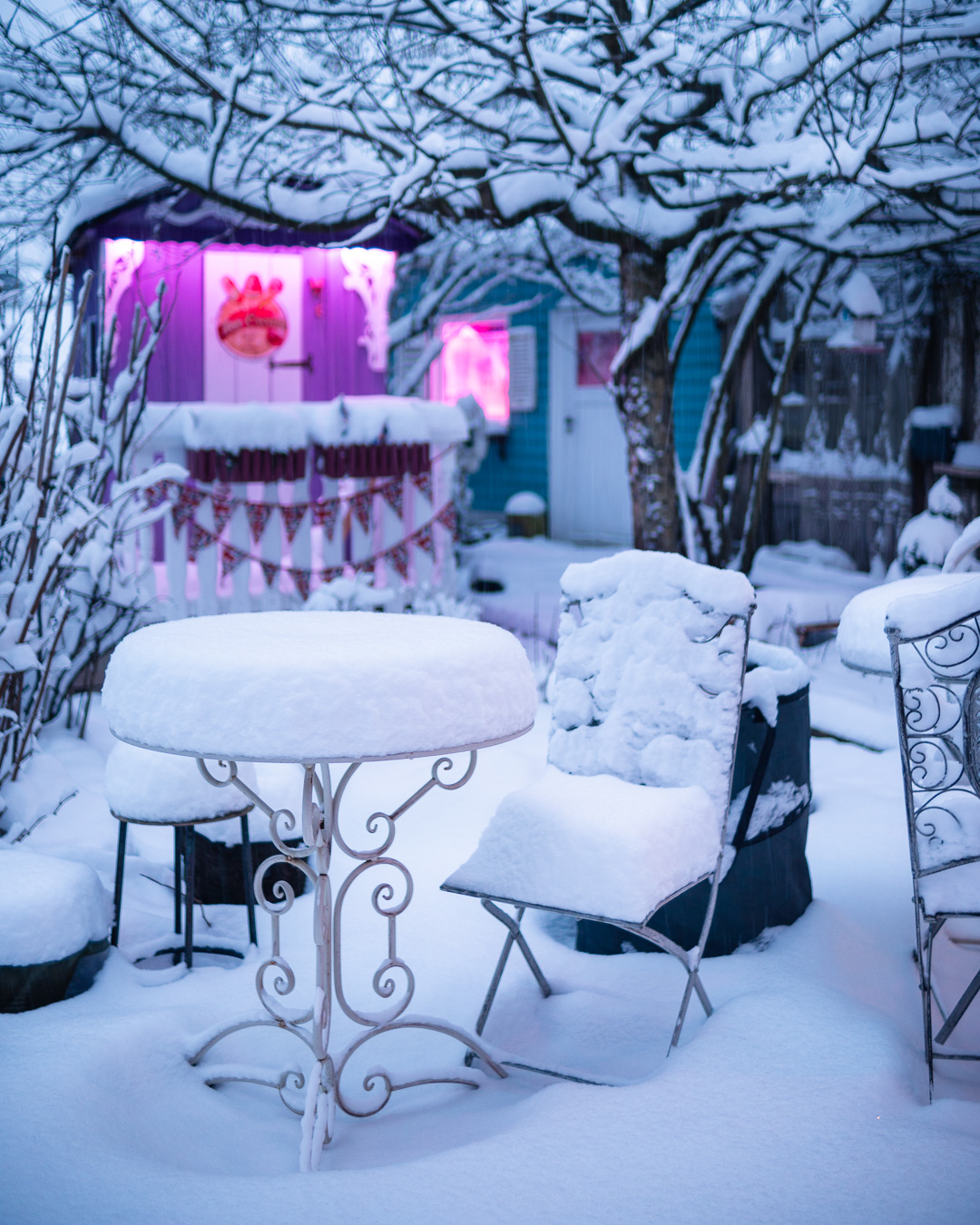 Mehr über den Artikel erfahren Schnee am Rosa Haus