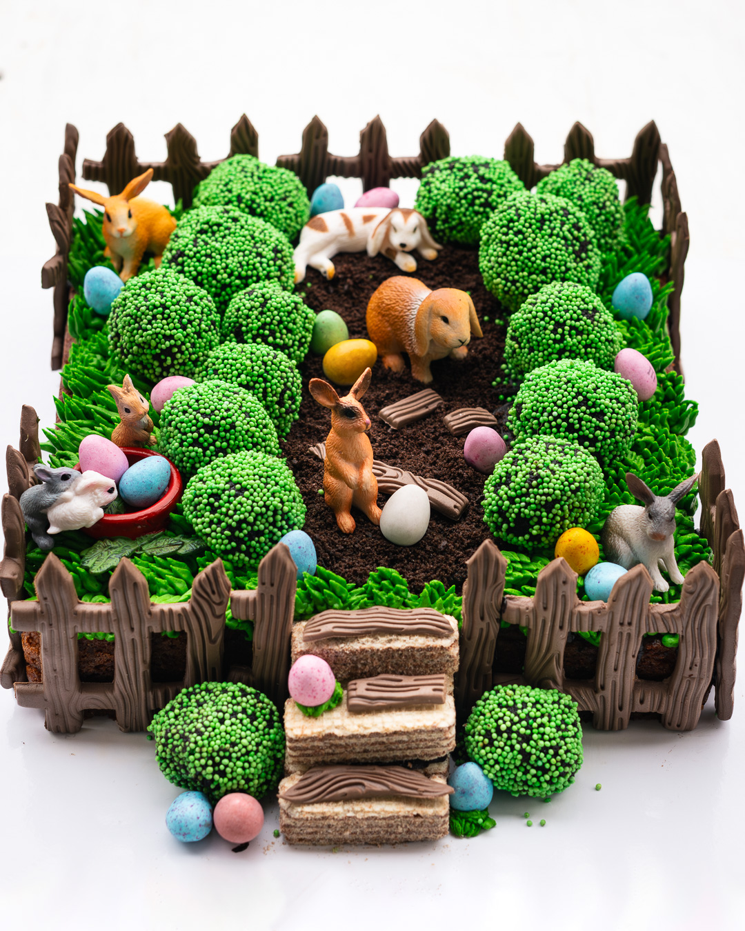 Mehr über den Artikel erfahren Karottenkuchen (Carrot Cake) Easter Bunny Garden