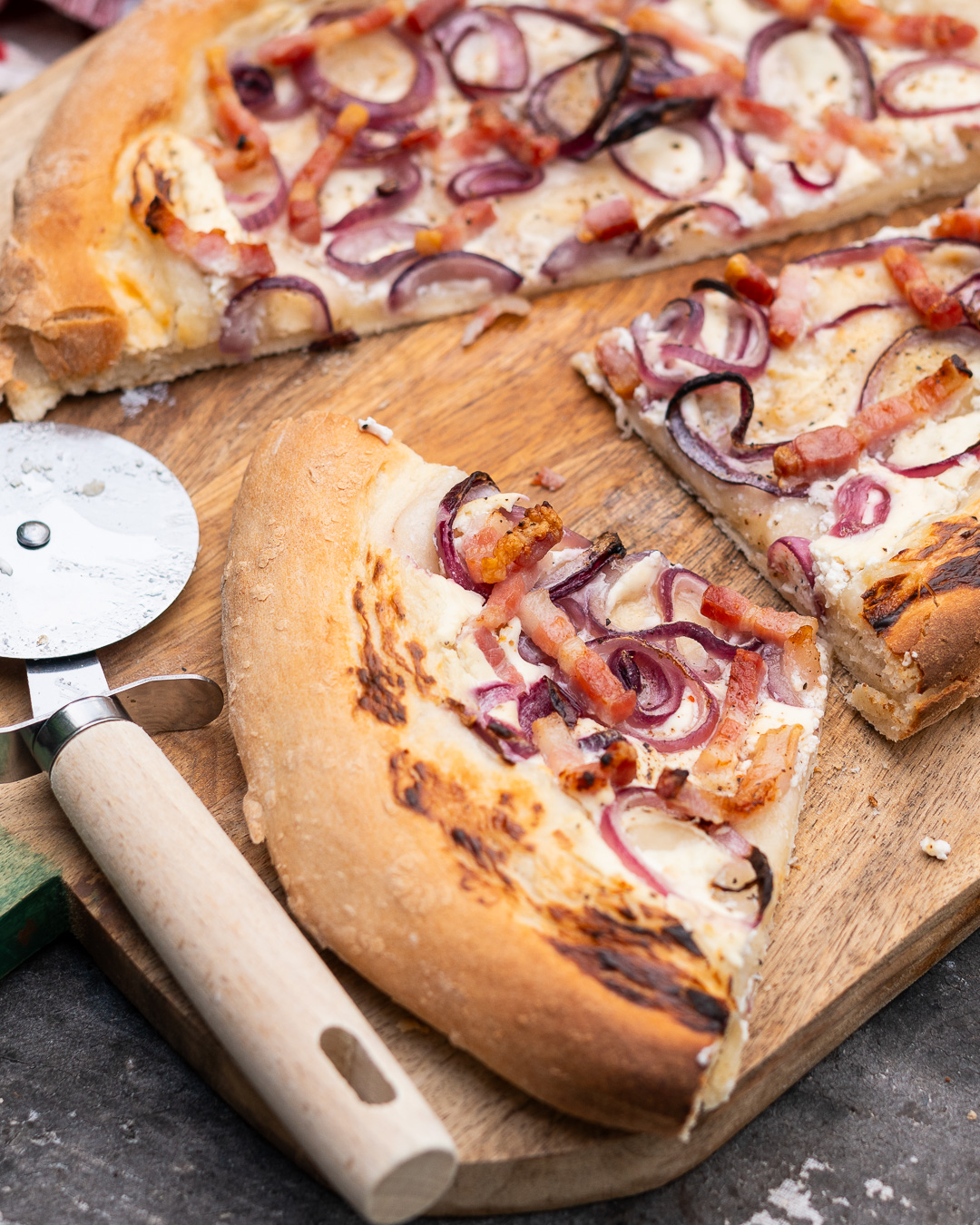 Mehr über den Artikel erfahren Flammkuchen Pizza