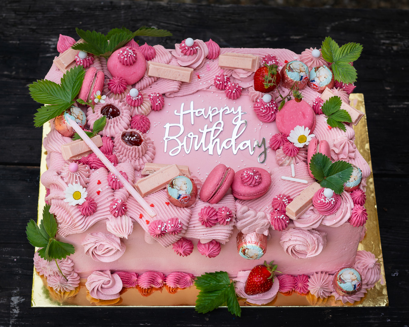 Mehr über den Artikel erfahren Erdbeer Geburtstagskuchen