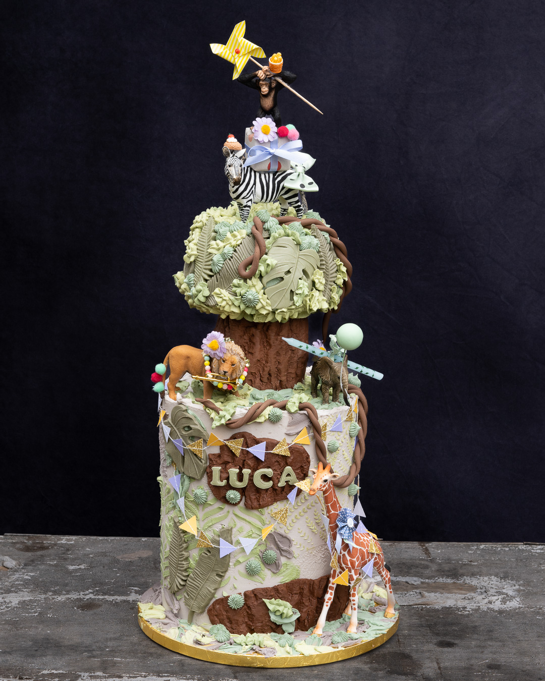 Mehr über den Artikel erfahren Dschungelkuchen mit Schleich Tieren