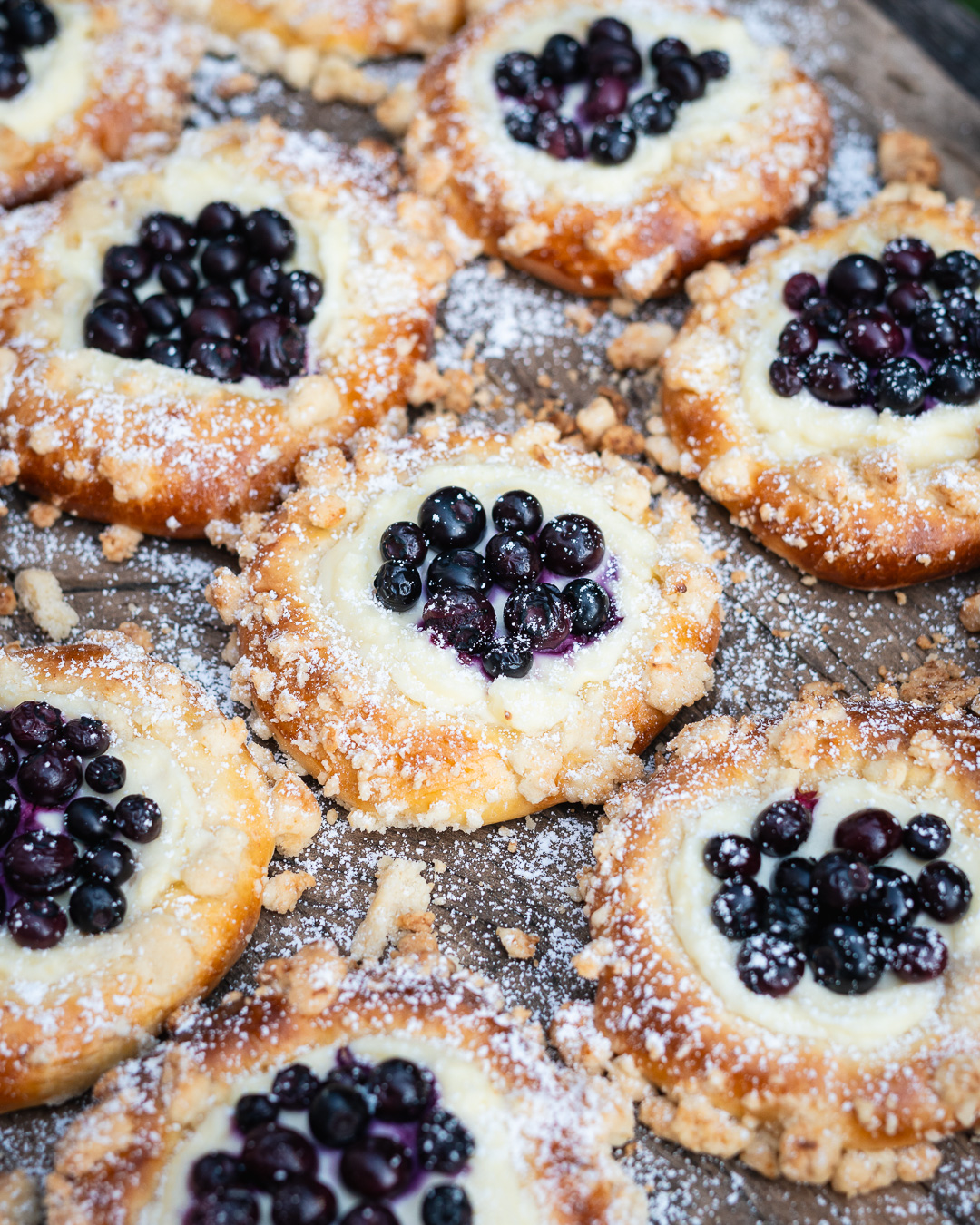 Mehr über den Artikel erfahren Briocheteilchen mit Blaubeeren