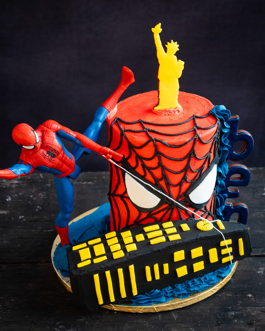 Mehr über den Artikel erfahren Spiderman Torte