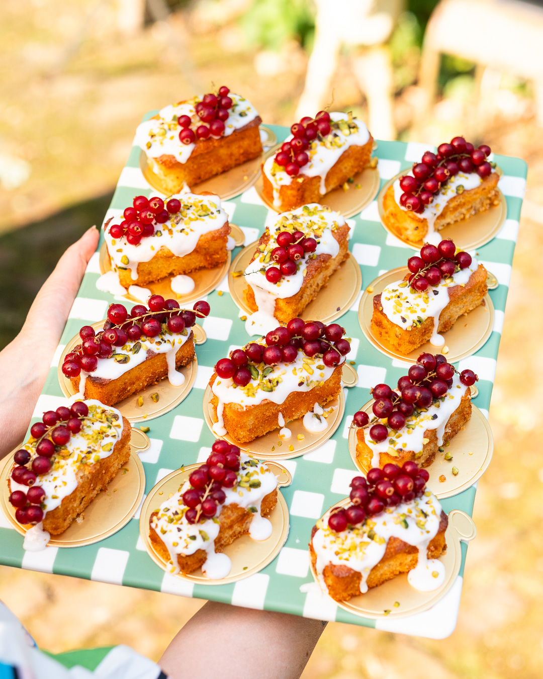 Mehr über den Artikel erfahren Lemon Drizzle Cake als Mini Kuchen