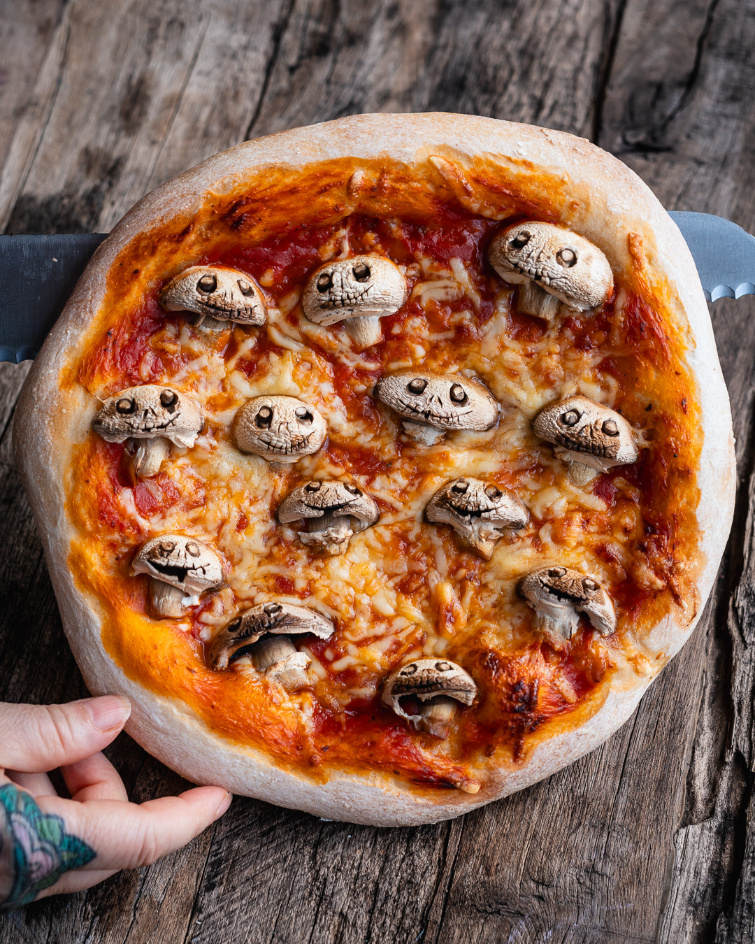 Mehr über den Artikel erfahren Halloween Pizza Pilze