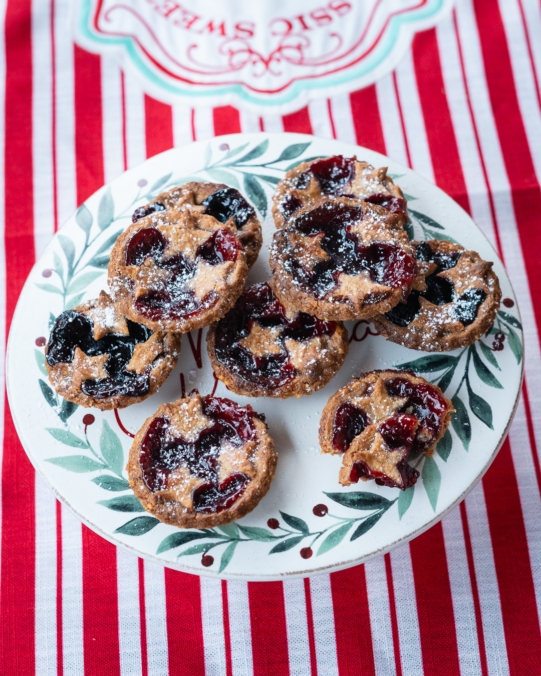 Mehr über den Artikel erfahren Mini Linzer Tarteletts