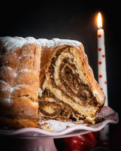 Mehr über den Artikel erfahren Slovenischen Festtagskuchen Potica (Nusskuchen)